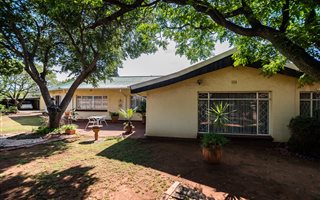 4 Bedroom House in Witpoortjie