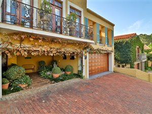 4 Bed House in Waterkloof