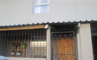 2 Bedroom House in Scottsdene