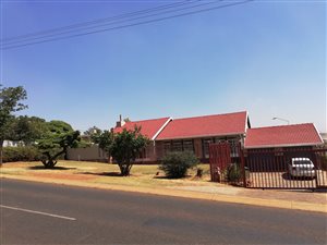 3 Bed House in Waterkloof Ridge