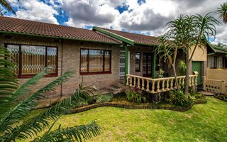 3 Bedroom Simplex in Escombe