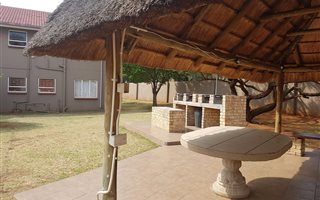 2 Bedroom Apartment in Vanderbijlpark Central