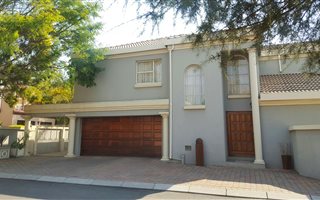 4 Bedroom House in Highveld