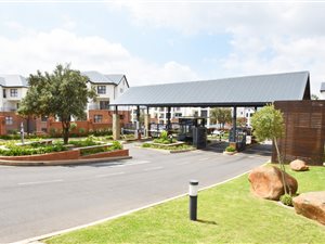 3 Bed Apartment in Olivedale
