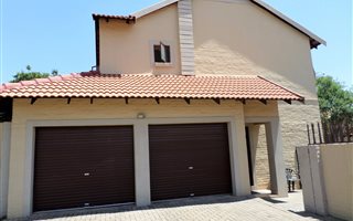 3 Bedroom Townhouse in Country View Estate