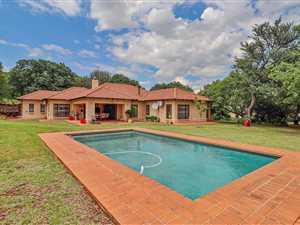 3.5 ha Farm in Hartbeesfontein