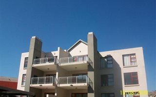 3 Bedroom Townhouse in Noordheuwel