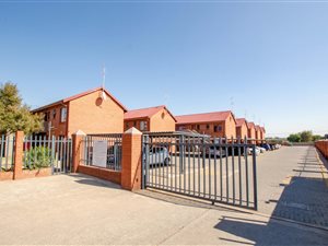 2 Bed Townhouse in Albertsdal