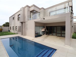 5 Bed Cluster in Bedfordview