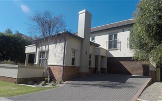 3 Bedroom Townhouse in Eagle Canyon Golf Estate