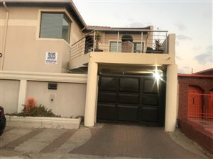 5 Bed House in Mofolo North
