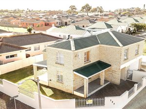4 Bed House in Kuilsriver