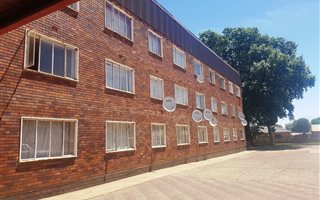 2 Bedroom Apartment in Vanderbijlpark CW5