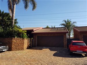 4 Bed House in Moreleta Park