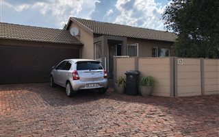 2 Bedroom Townhouse in Allens Nek