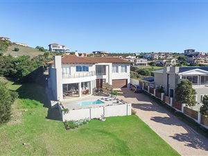 4 Bed House in Plettenberg Bay