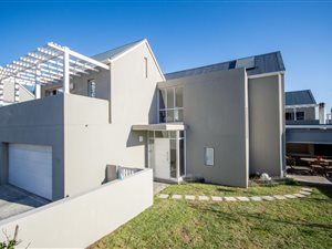 3 Bed House in Somerset Lakes
