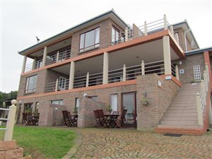 11 Bed House in Dana Bay