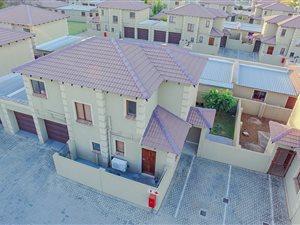3 Bed Duplex in Montana