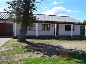 5 Bed House in Langerug