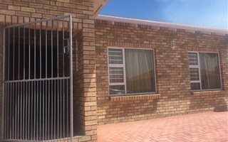 3 Bedroom House in Kamma Park