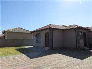 3 Bed House in Blue Hills