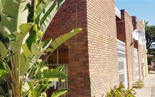 10 Bedroom House in Penina Park