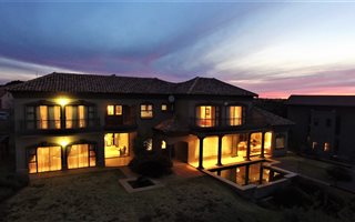 4 Bedroom House in Woodland Hills