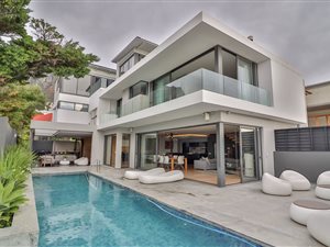5 Bed Duplex in Camps Bay