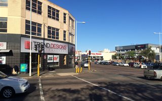 690 m² Retail Space in Stamford Hill