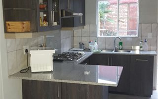 2 Bedroom Garden Cottage in Claremont