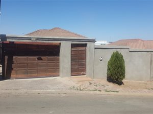 3 Bed House in Clayville