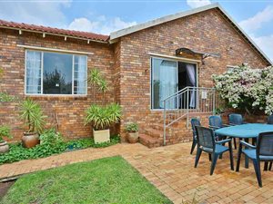 2 Bed Townhouse in Honeydew Ridge