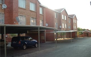 1 Bedroom Flat in The Reeds