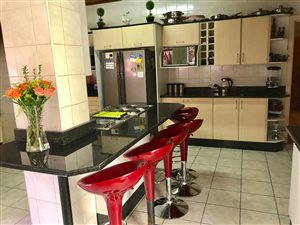 4 Bed House in Lombardy East