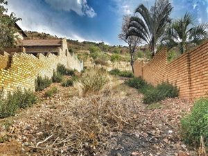 1237 m² Land available in Ninapark