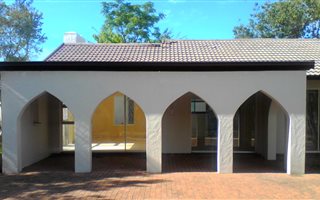 3 Bedroom House in Hayfields
