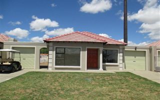 3 Bedroom House in Mandela View