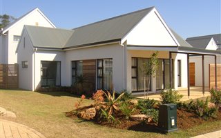 3 Bedroom Simplex in Emberton Estate