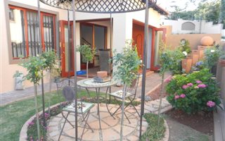 2 Bedroom Duplex in Noordheuwel