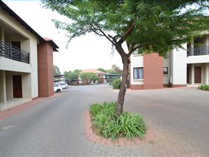 2 Bed Apartment in Pretorius Park