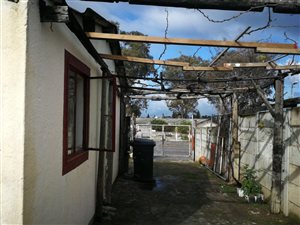 1 Bed Townhouse in Paarl Central East