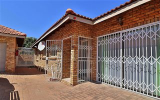 3 Bedroom Townhouse in Onverwacht