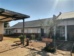 8.5 ha Farm in Rosslyn