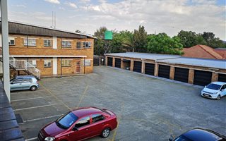 3 Bedroom Flat in Nimrod Park