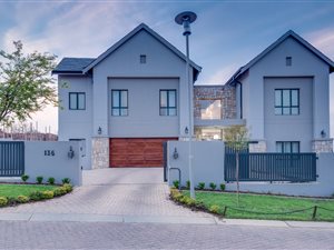 855 m² Land available in Cedar Creek