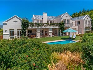 5 Bed House in Erinvale Estate