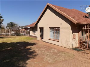 4 Bed House in Hazeldene