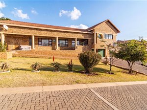 4 Bed House in Protea Ridge