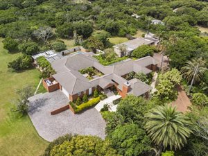 5 Bed House in Sardinia Bay